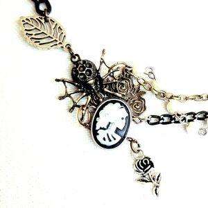 #542 Halloween Pendulum Necklace